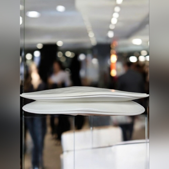 Vintage White Prada Leather Cleo Women's Bag - Picture 6 of 13